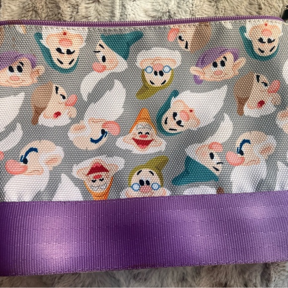 Harveys Disney Snow White & Seven Dwarfs Canvas Cosmetic Bag / Pouch - Picture 7 of 14